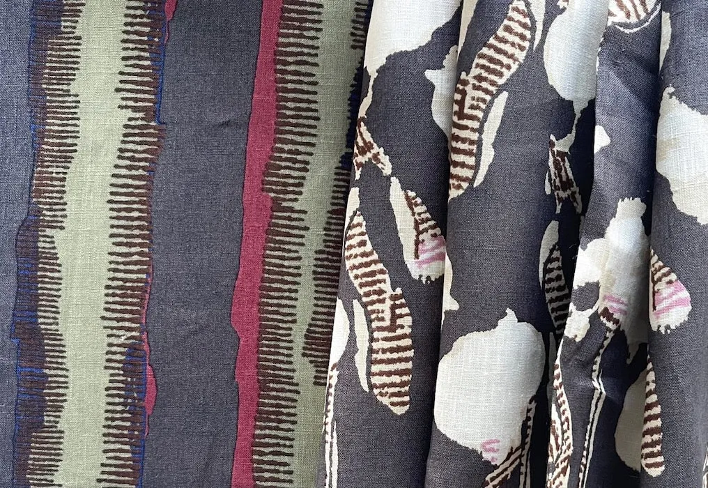 Lovely Mid-Weight Double-Border Floral & Stripes Linen  (Made in Italy)