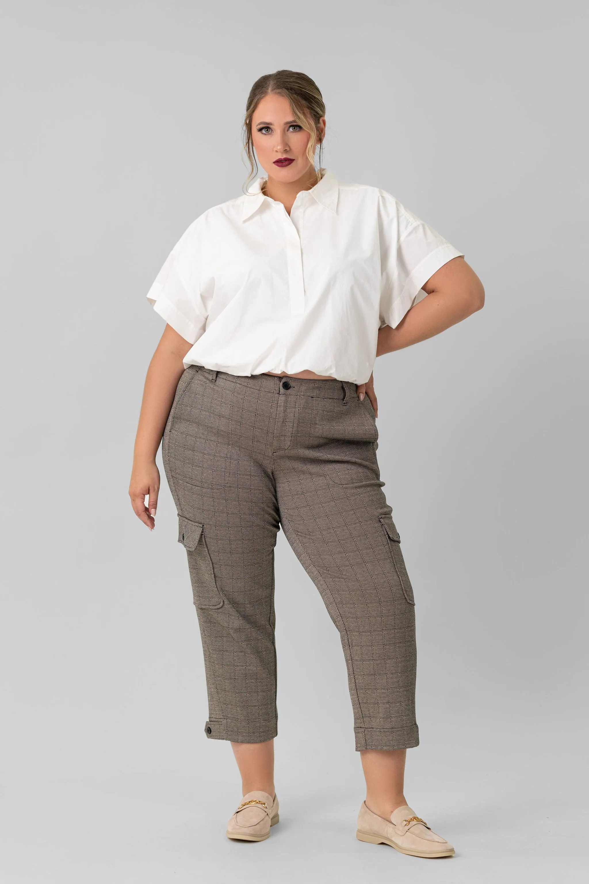 UTILITY CROP WITH TAB HEM AND CARGO